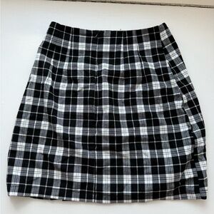 Brandy Melville Plaid Black and White Women's Skirt
